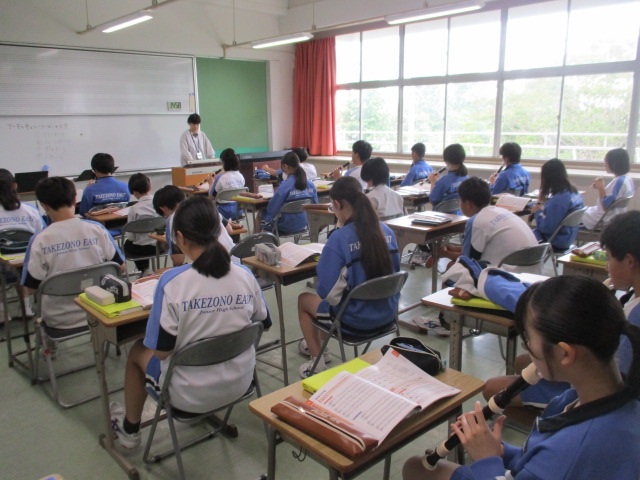 6月24日(水)8年生 音楽