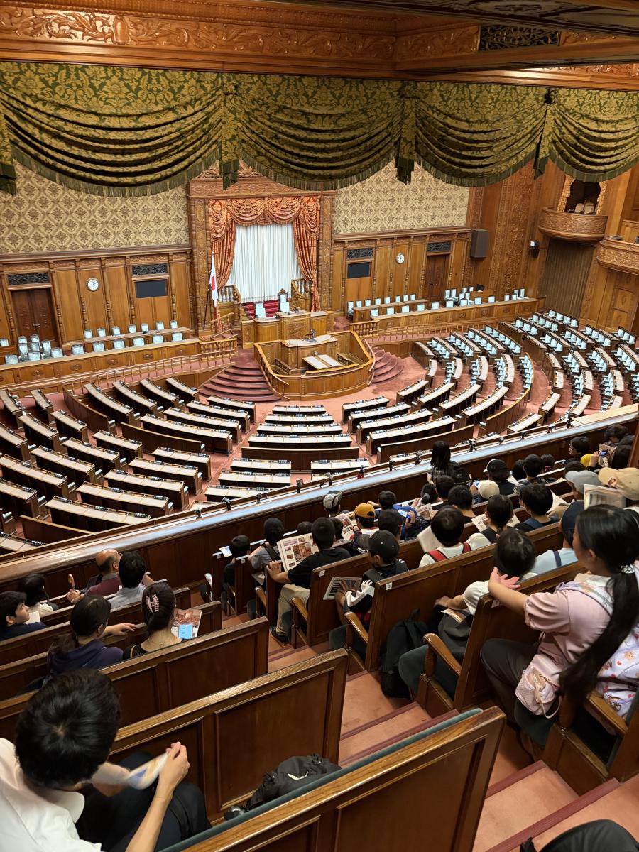 【6学年】修学旅行 国会議事堂到着!