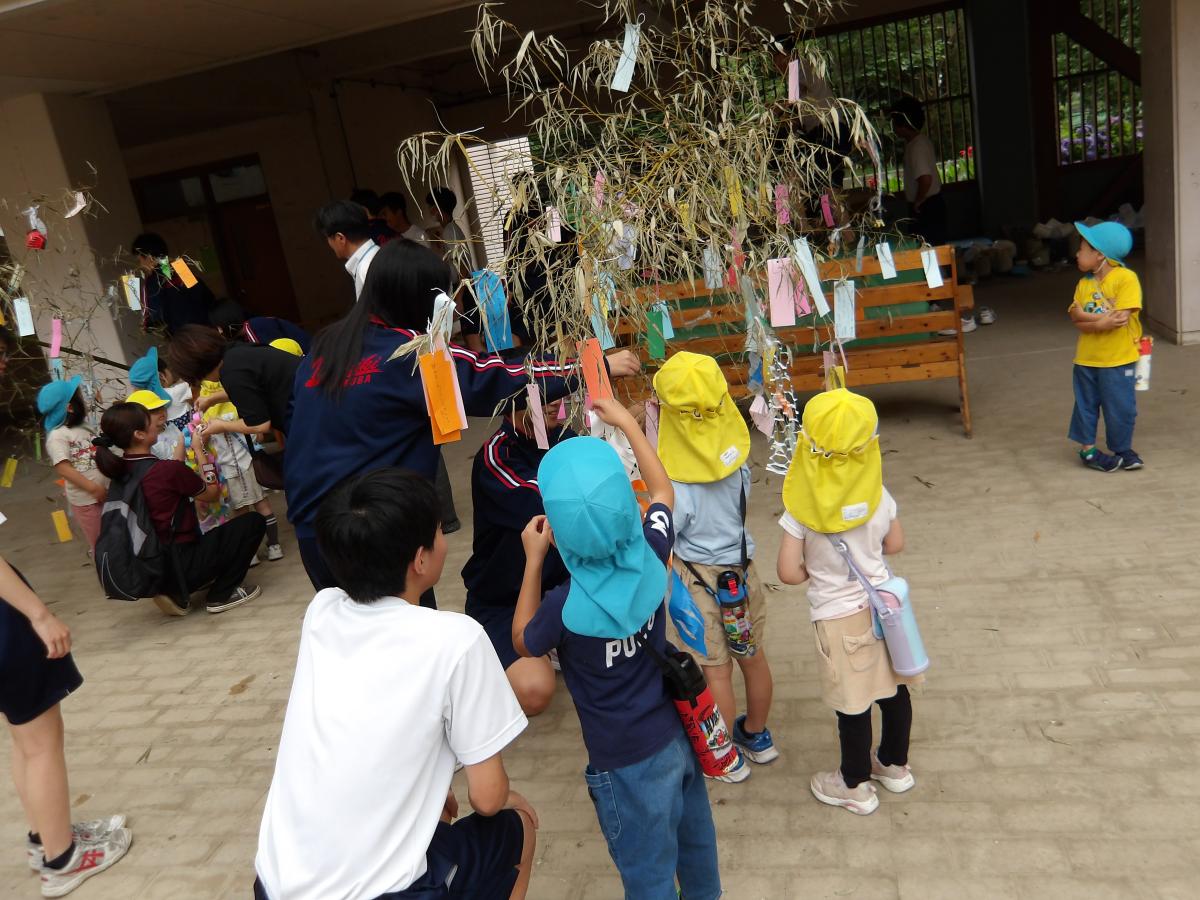 桜南幼稚園の園児のみなさんが並木中学校に遊びにきました