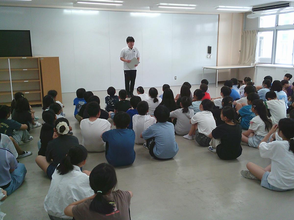 5年生 学年集会を行いました。