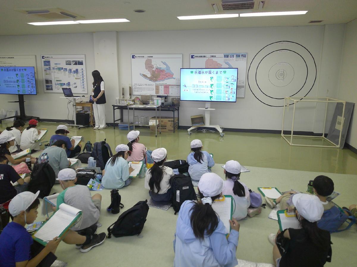 4年生:学びを実感!リサイクルセンターと浄水場を見学しました