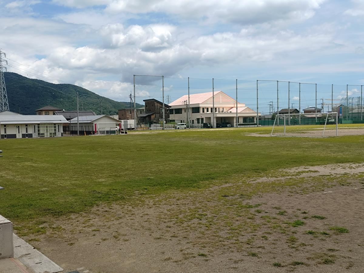 敷地内の除草作業