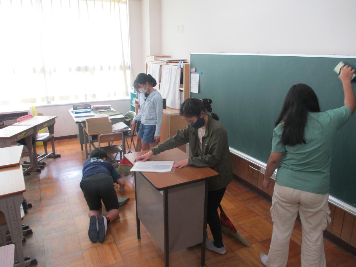 【6学年】簡単清掃、丁寧に取り組んでいます!