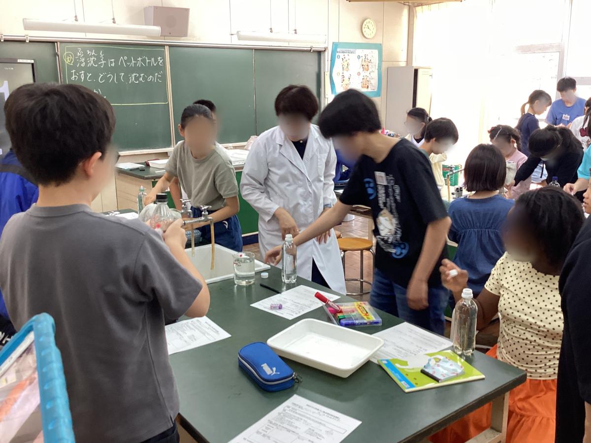 【学校より】6年生の理科で浮沈子作りをしました