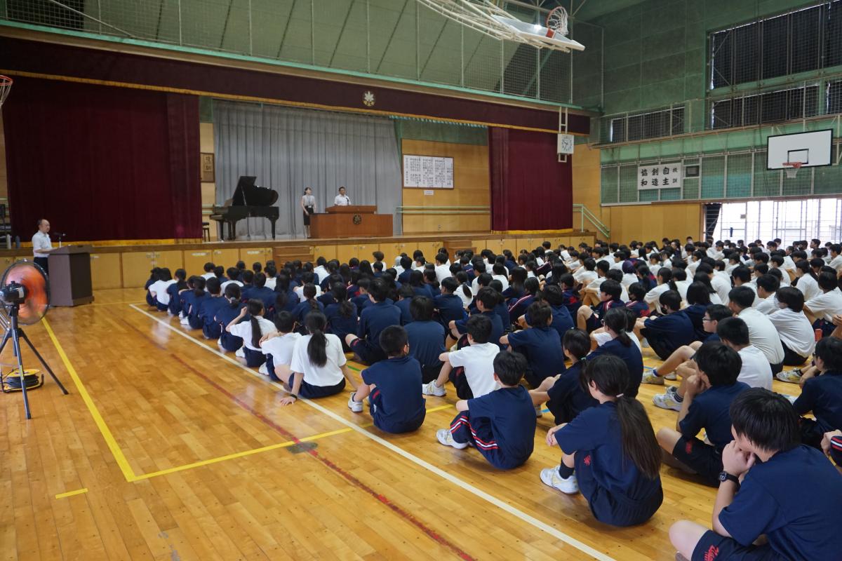 夏休み前集会がありました。