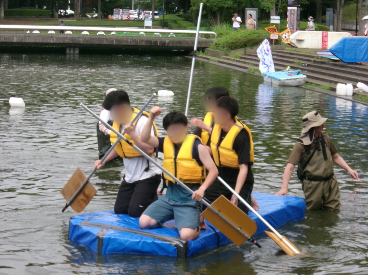 【学校より】吾妻まつりの手作りいかだ大会1