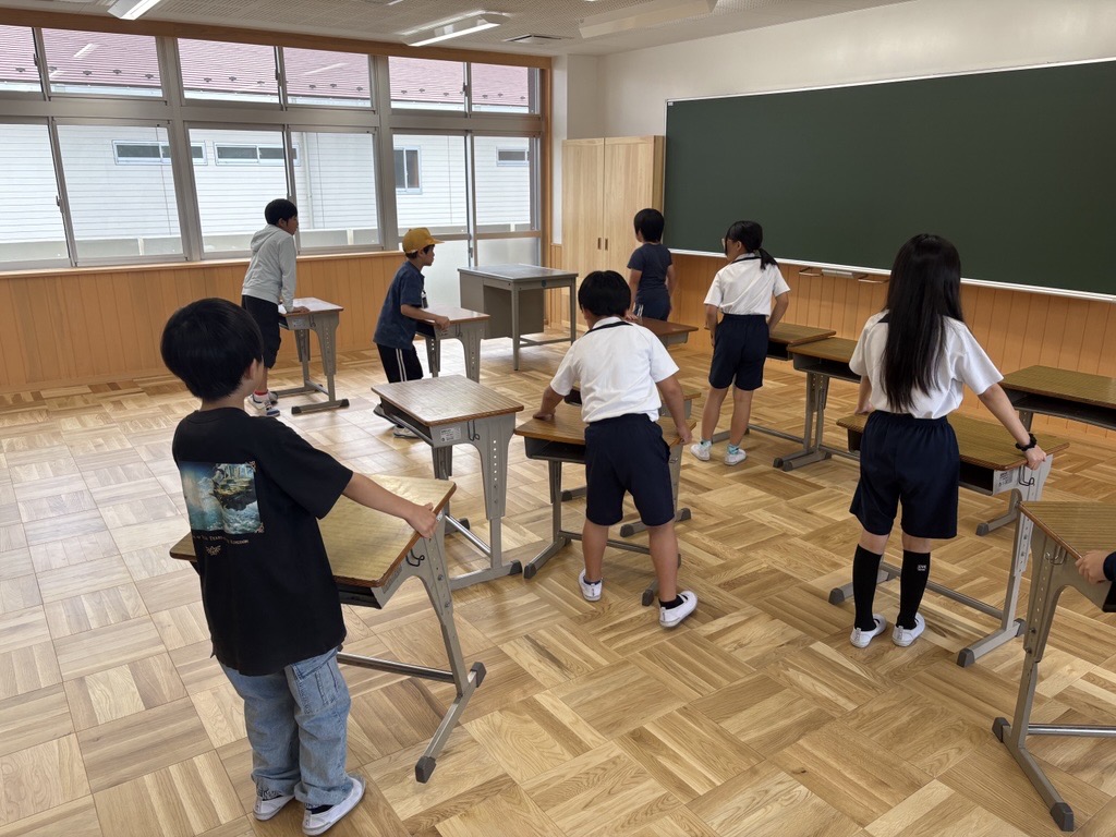 【3年生】新しい教室へ引っ越しをしました!!