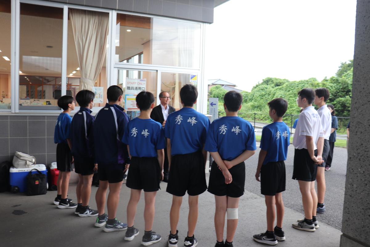 県大会2日目に出発【男子バレーボール部】