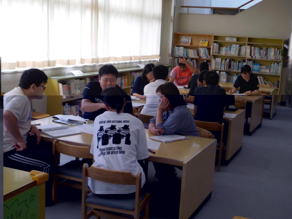 先生方も勉強!授業力向上のための校内研修