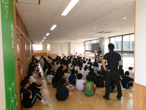 6年生夏休み明けの学年集会を行いました!