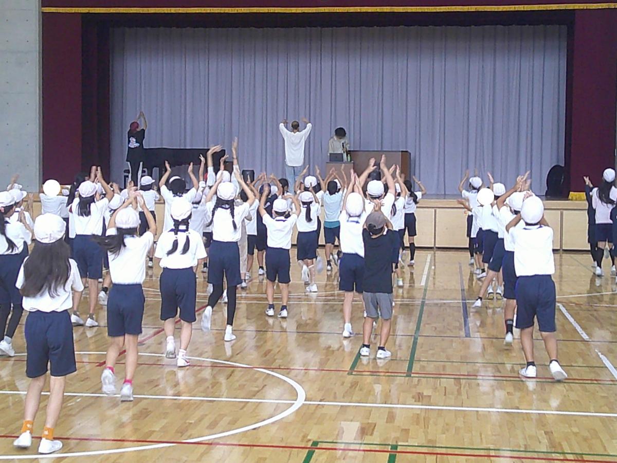 4年生:スポーツフェスティバルのダンス練習、スタートしました!