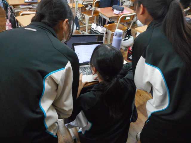 職場体験学習のまとめを行いました。