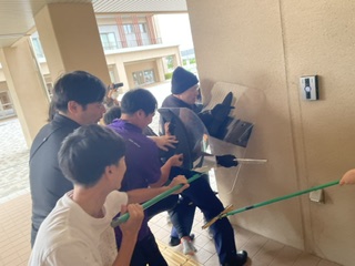 不審者を想定した防犯訓練を行いました