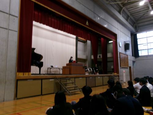 R8 1学期終業式が行われました