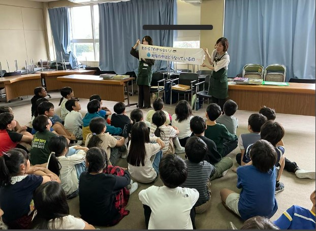【学校より】4年生 ブックトーク ~地球の中はどうなっている?~